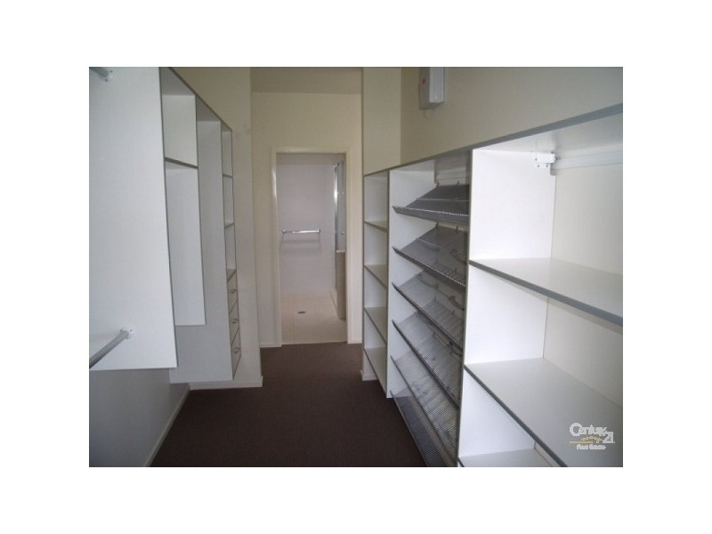 7006 b Vista Drive, Benowa QLD 4217