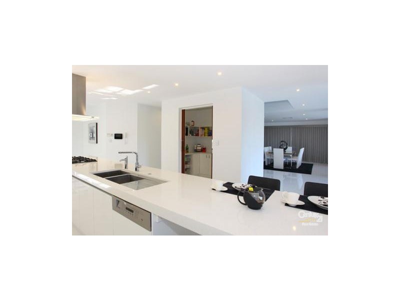 4001 The Boulevarde, Benowa QLD 4217