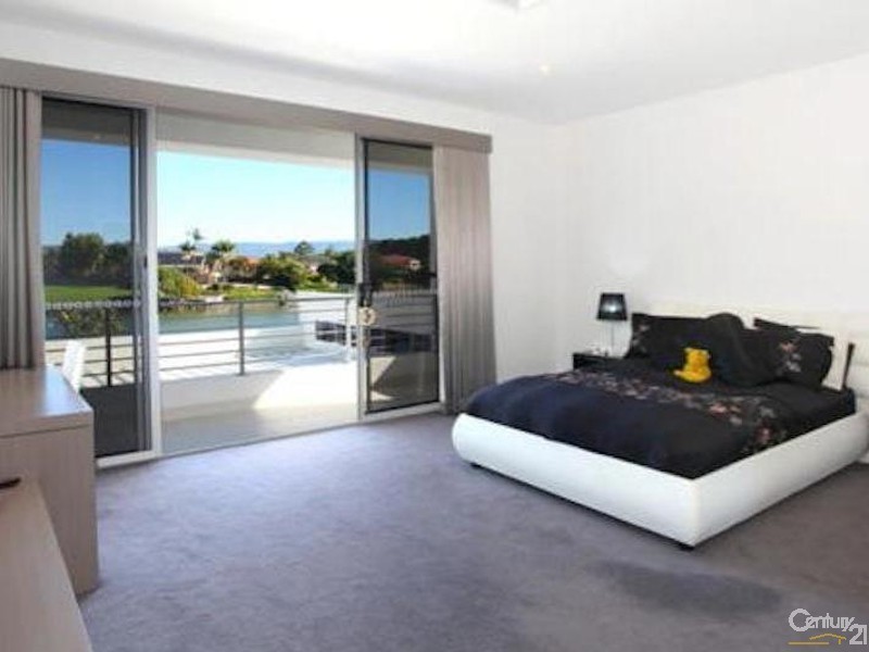 4001 The Boulevarde, Benowa QLD 4217