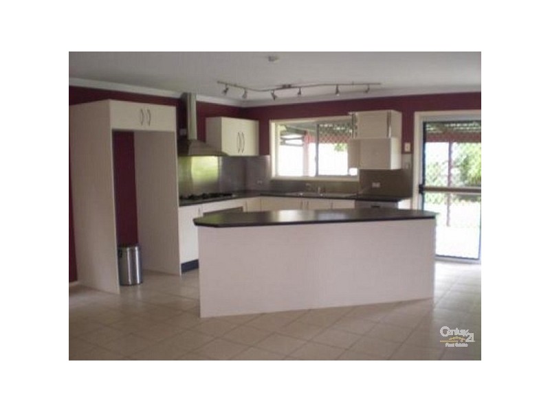 12 Warrigal Crt, Ashmore QLD 4214