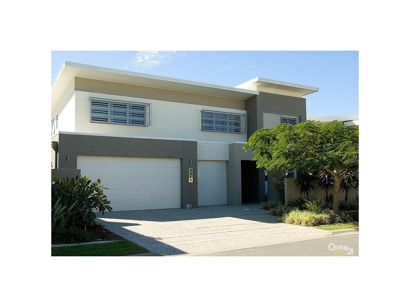 3018 The Boulevarde, Benowa QLD 4217