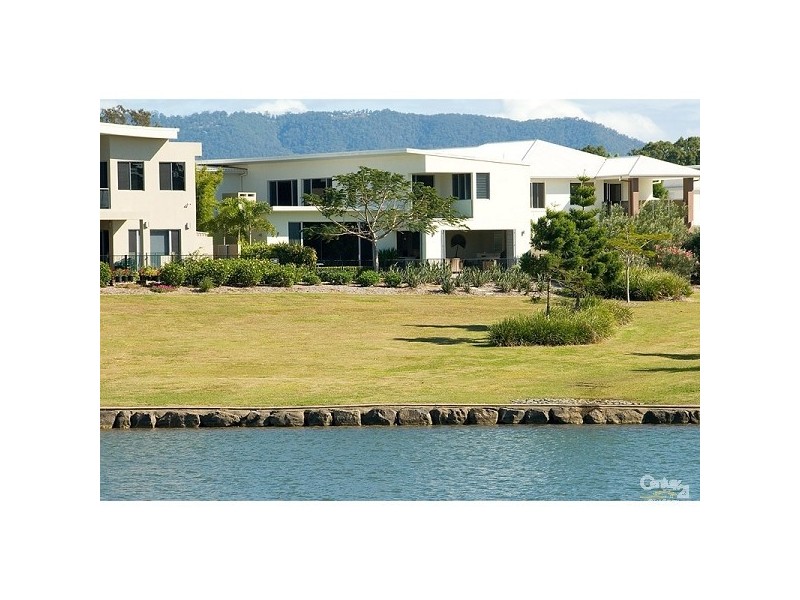 3018 The Boulevarde, Benowa QLD 4217