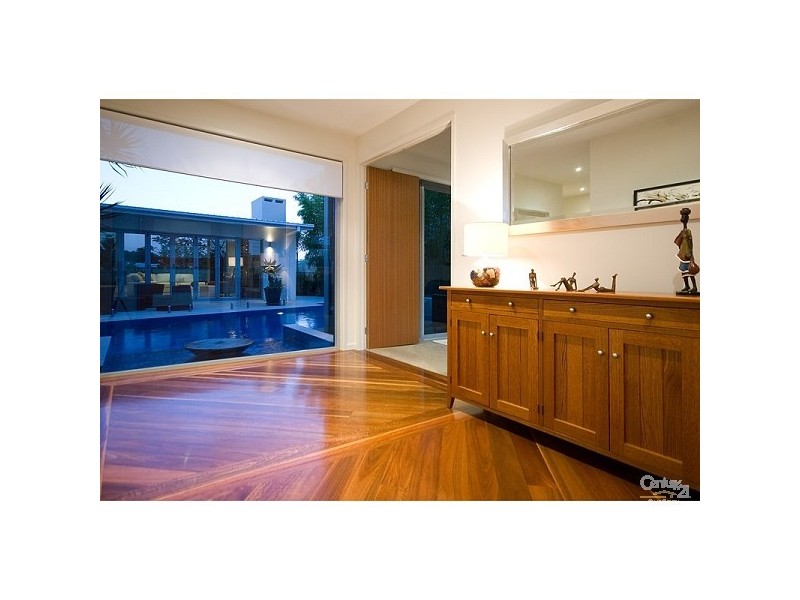 3018 The Boulevarde, Benowa QLD 4217