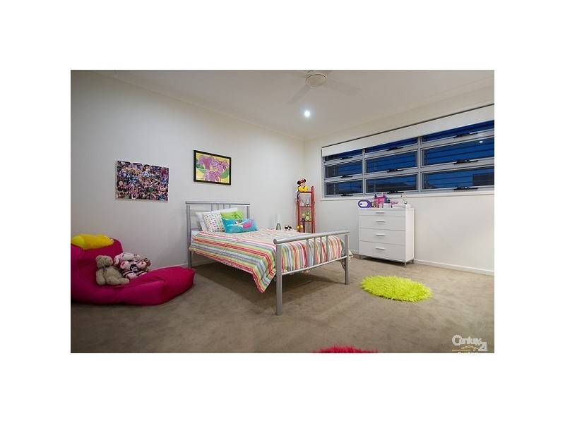 3018 The Boulevarde, Benowa QLD 4217