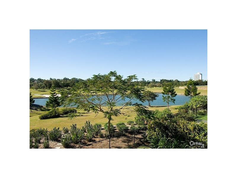 3018 The Boulevarde, Benowa QLD 4217