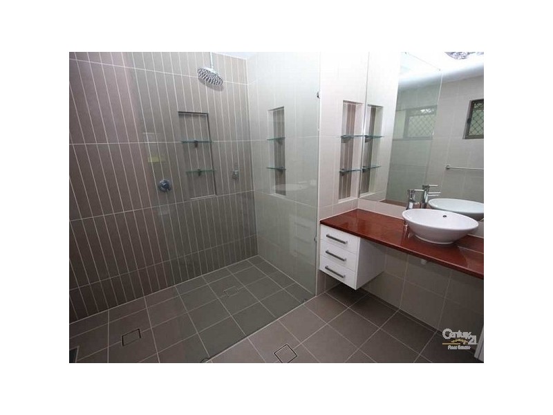 54 Freda St, Ashmore QLD 4214