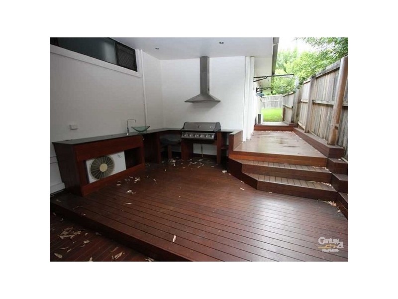 54 Freda St, Ashmore QLD 4214