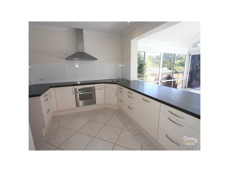 31 Kallaroo Crescent, Ashmore QLD 4214