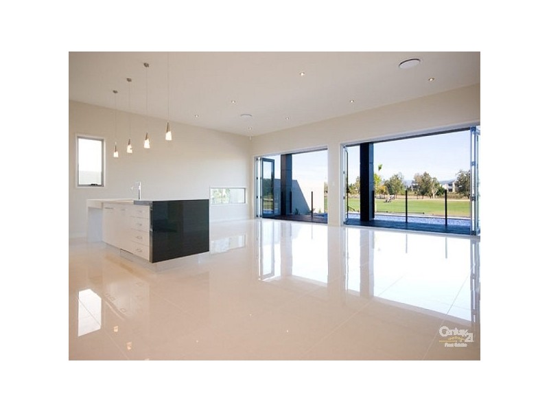 2015 The Boulevarde, Benowa QLD 4217