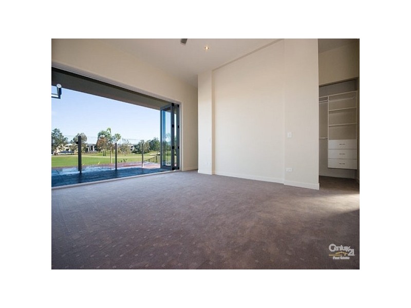 2015 The Boulevarde, Benowa QLD 4217