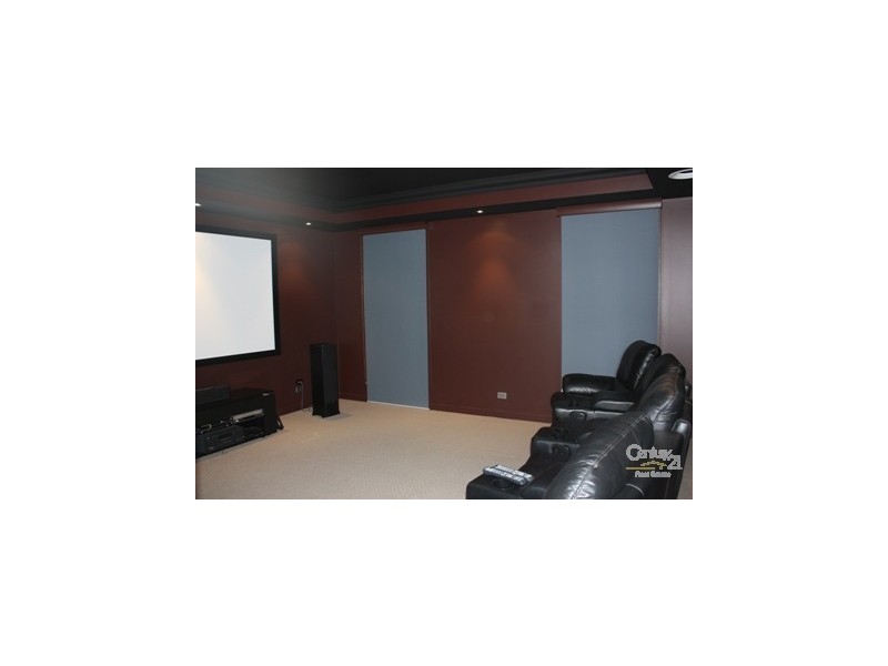 2017 The Boulevarde, Benowa QLD 4217