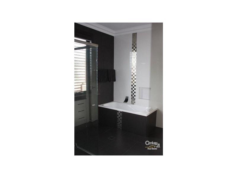 2017 The Boulevarde, Benowa QLD 4217