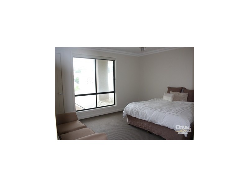 2017 The Boulevarde, Benowa QLD 4217