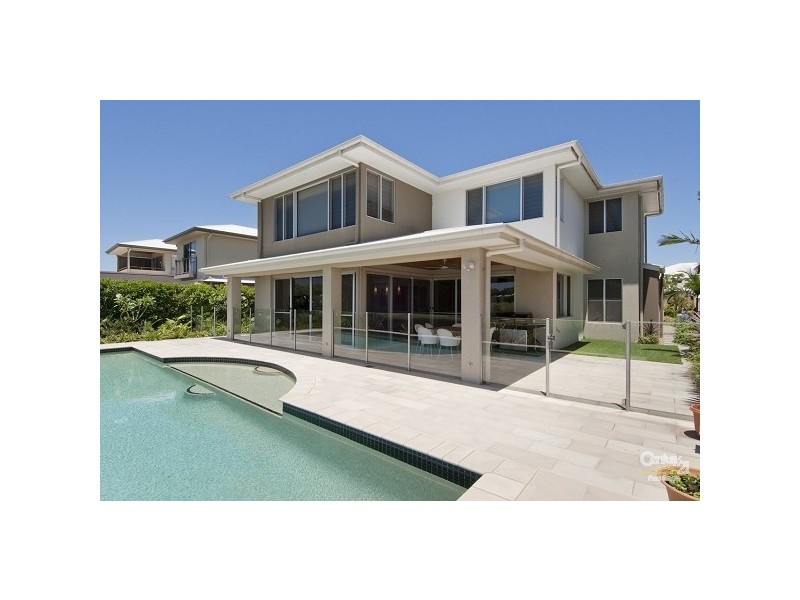 3024 The Boulevarde, Benowa QLD 4217