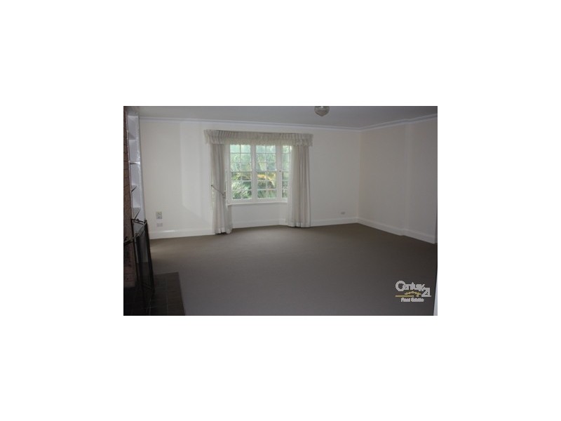 8 Marlborough Cres, Ashmore QLD 4214