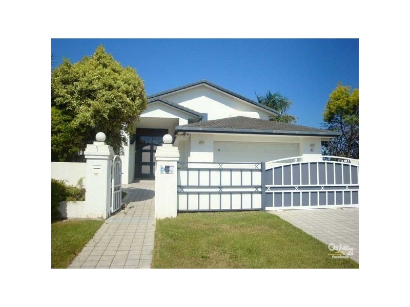 114 EDINBURGH RD, Benowa QLD 4217