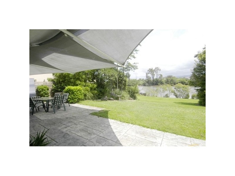 9 RIVERBANK CRT, Ashmore QLD 4214