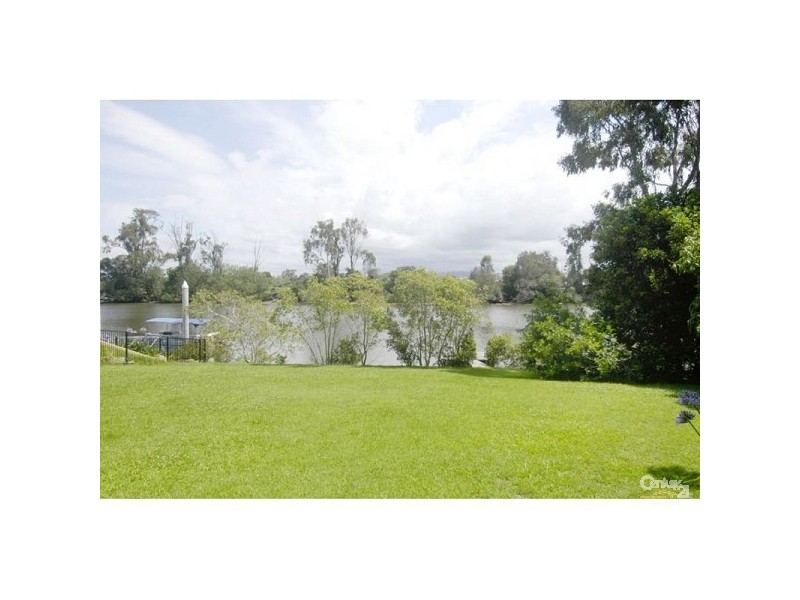 9 RIVERBANK CRT, Ashmore QLD 4214