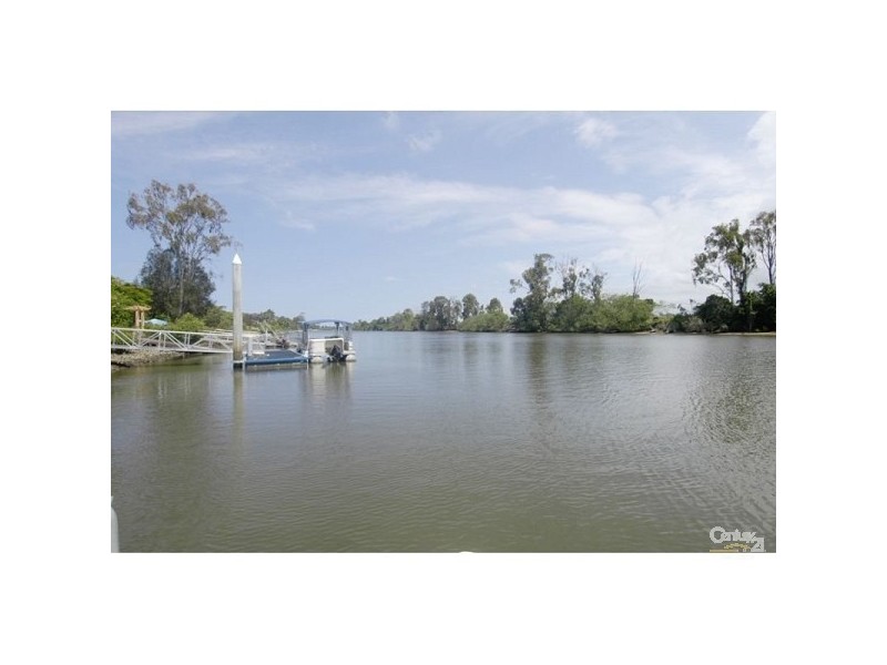 9 RIVERBANK CRT, Ashmore QLD 4214