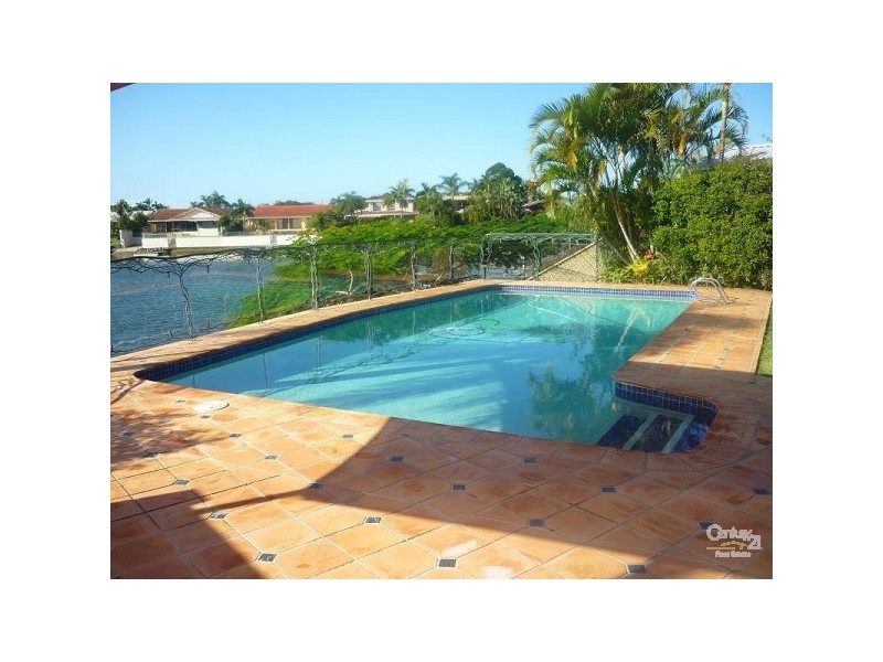 6 MOOMBA CT, Bundall QLD 4217