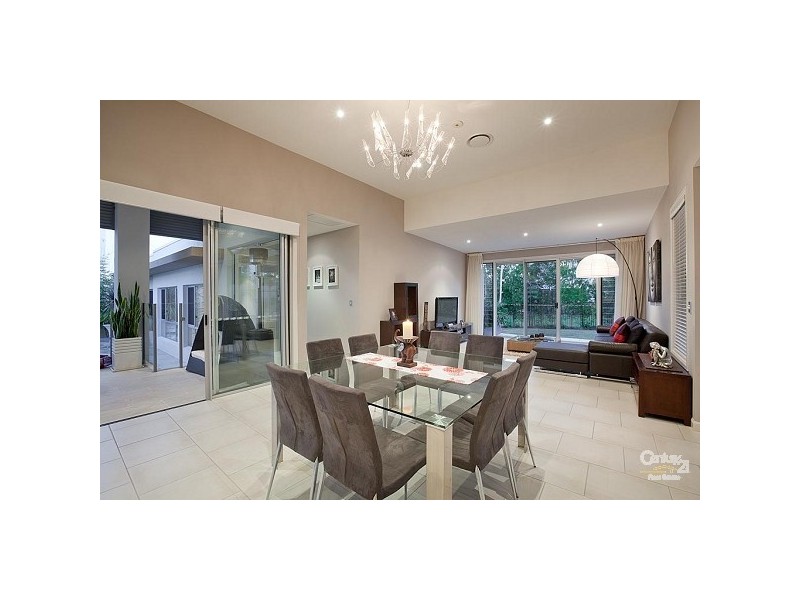 5004 Riverwood Grove, Benowa QLD 4217