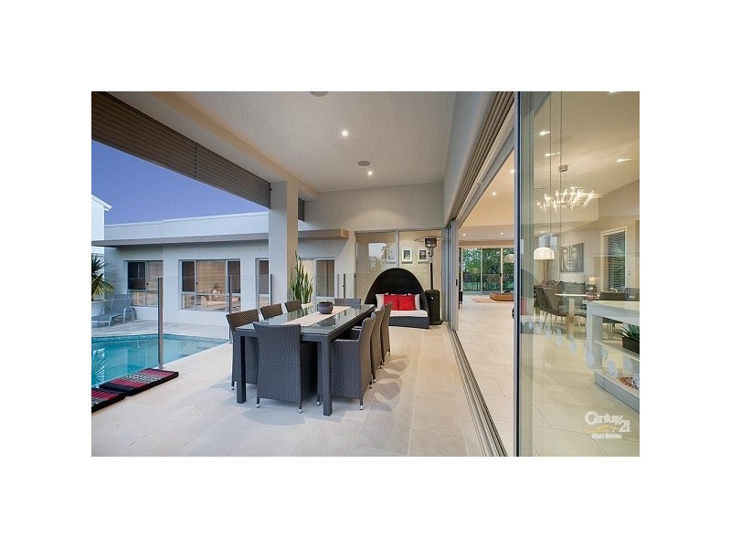 5004 Riverwood Grove, Benowa QLD 4217