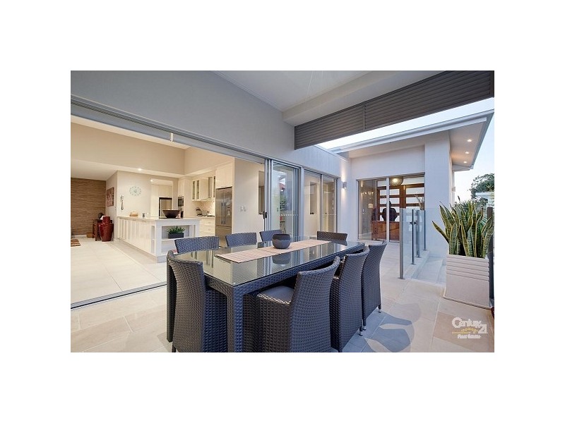 5004 Riverwood Grove, Benowa QLD 4217