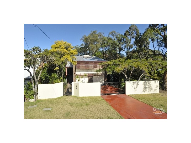 6 The Crescent, Ashmore QLD 4214