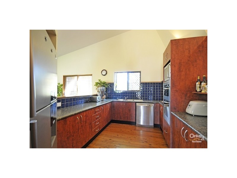 6 The Crescent, Ashmore QLD 4214