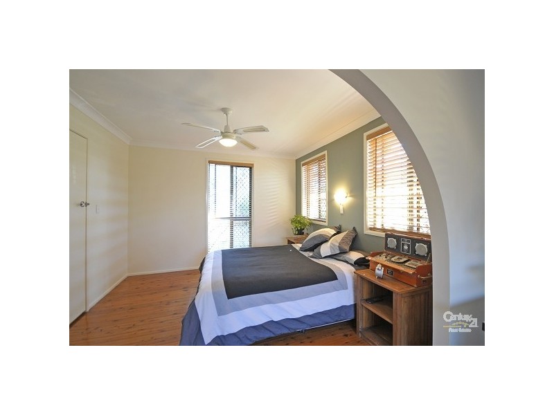 6 The Crescent, Ashmore QLD 4214