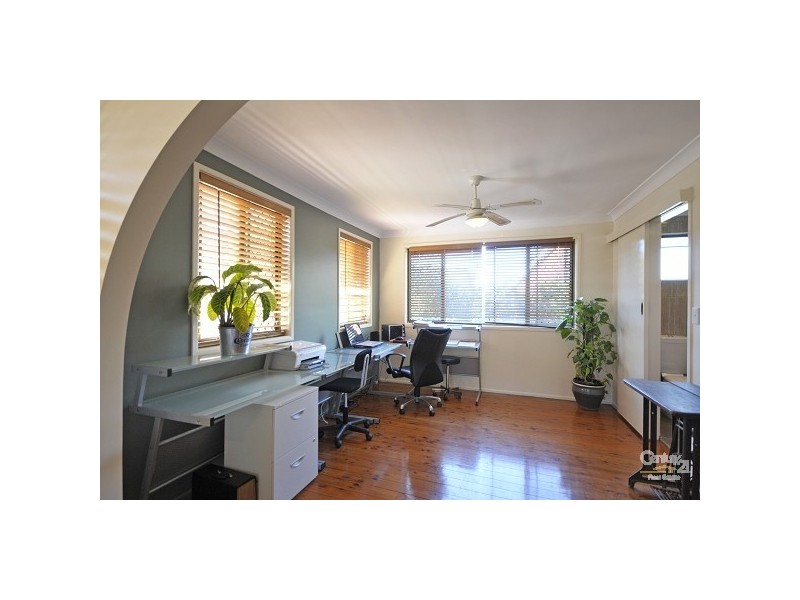 6 The Crescent, Ashmore QLD 4214