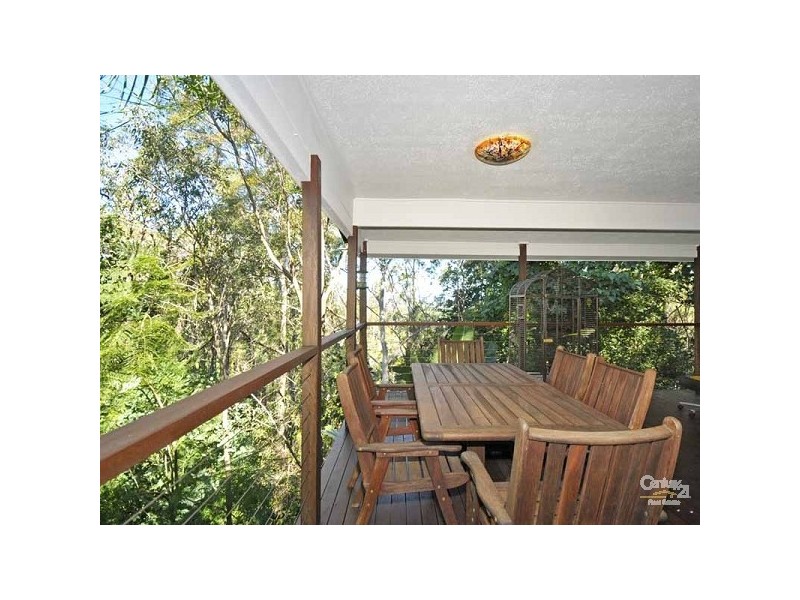 6 The Crescent, Ashmore QLD 4214