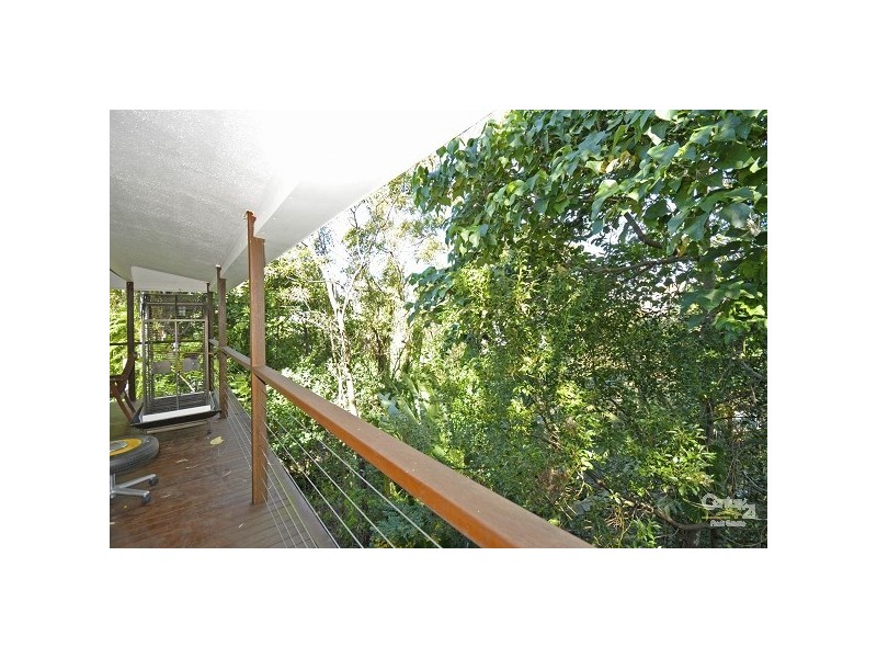 6 The Crescent, Ashmore QLD 4214