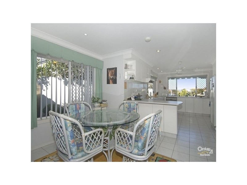15 SAN SIMEON DRIVE, Clear Island Waters QLD 4226