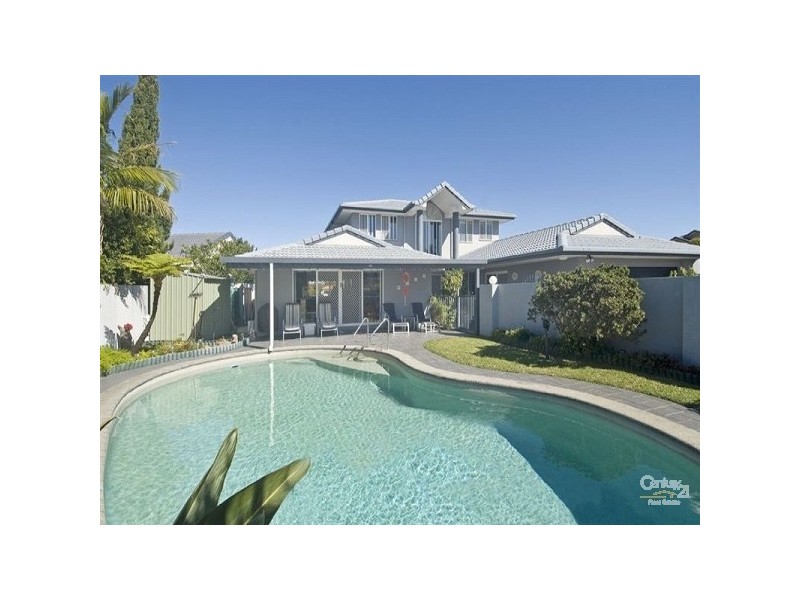 15 SAN SIMEON DRIVE, Clear Island Waters QLD 4226