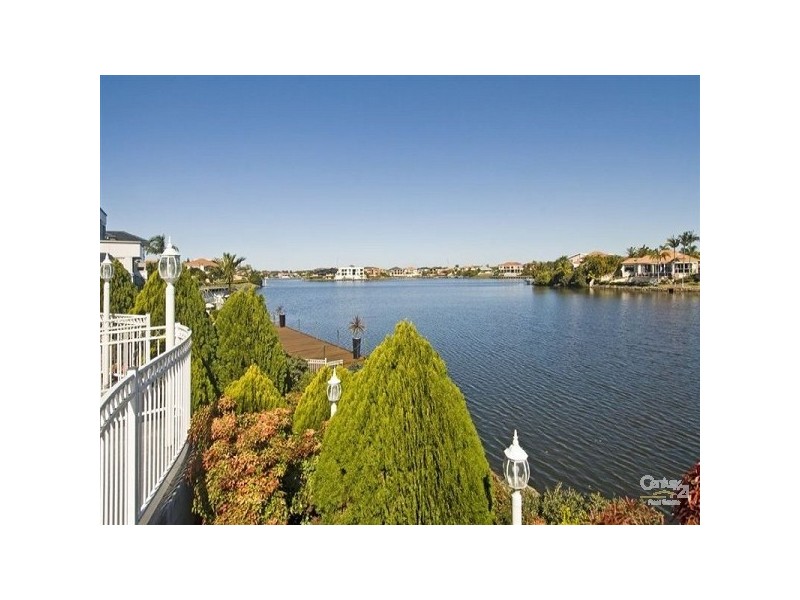 15 SAN SIMEON DRIVE, Clear Island Waters QLD 4226