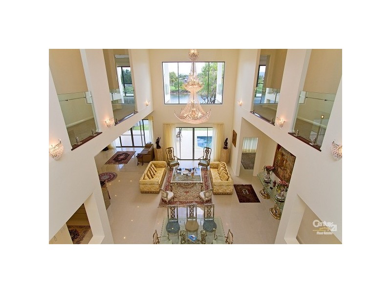 4004 The Boulevarde, Benowa QLD 4217