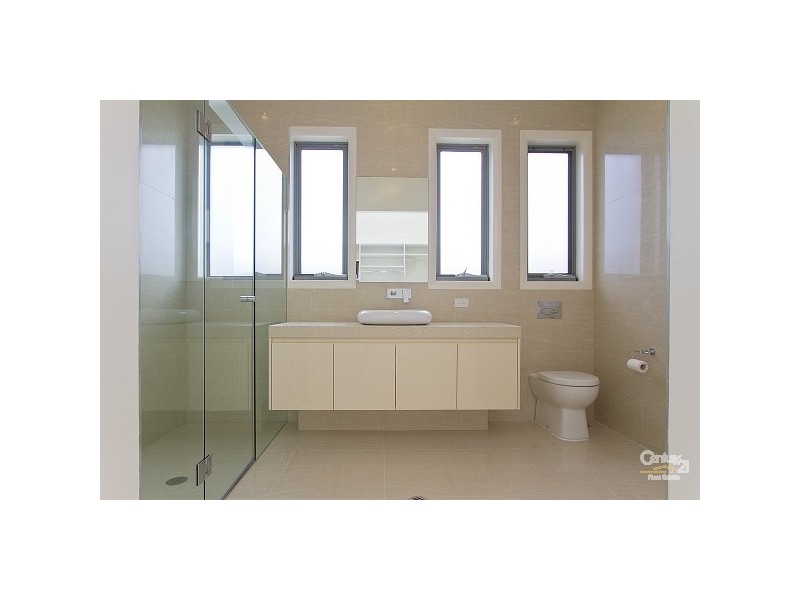 4004 The Boulevarde, Benowa QLD 4217