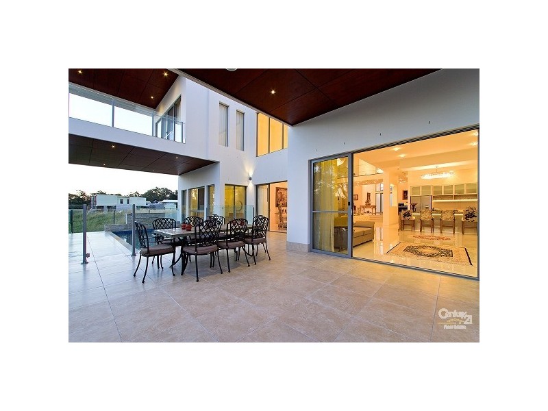 4004 The Boulevarde, Benowa QLD 4217