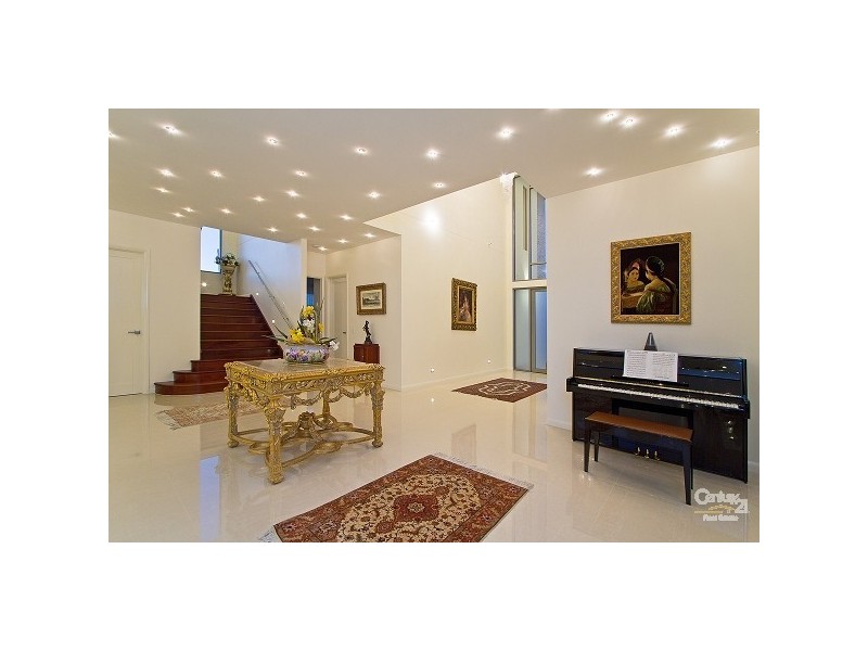 4004 The Boulevarde, Benowa QLD 4217