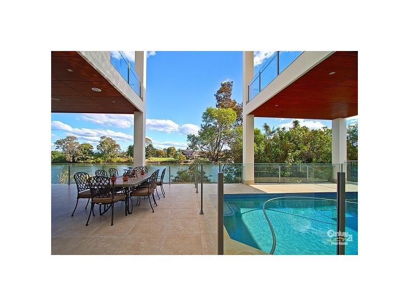 4004 The Boulevarde, Benowa QLD 4217