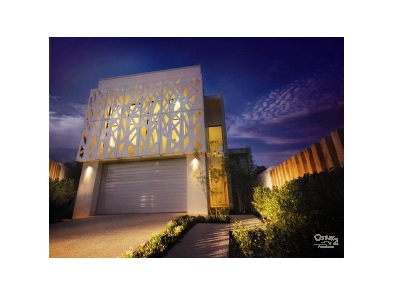 10009 The Boulevarde, Benowa QLD 4217