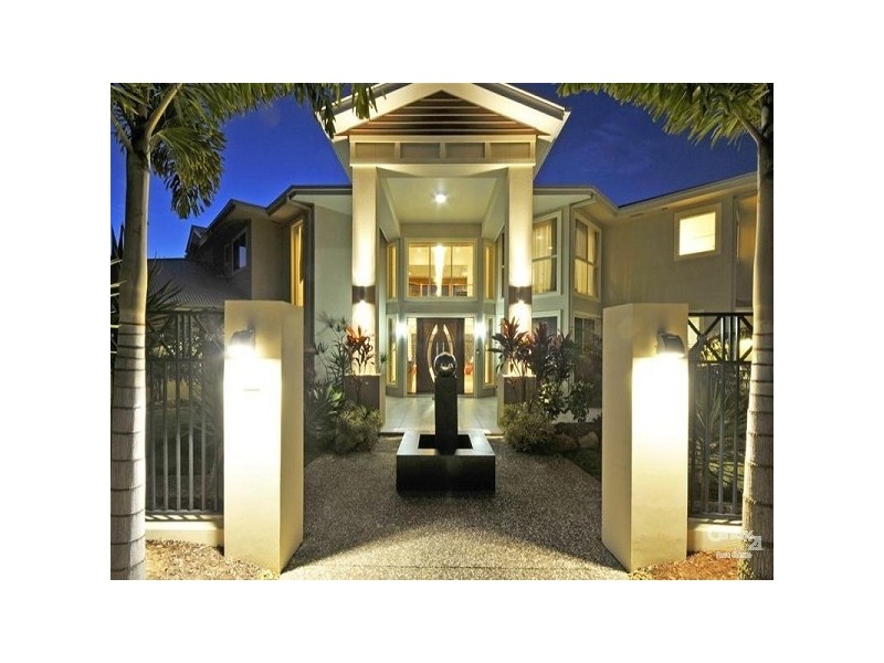 1043 Lakeview Tce, Benowa QLD 4217