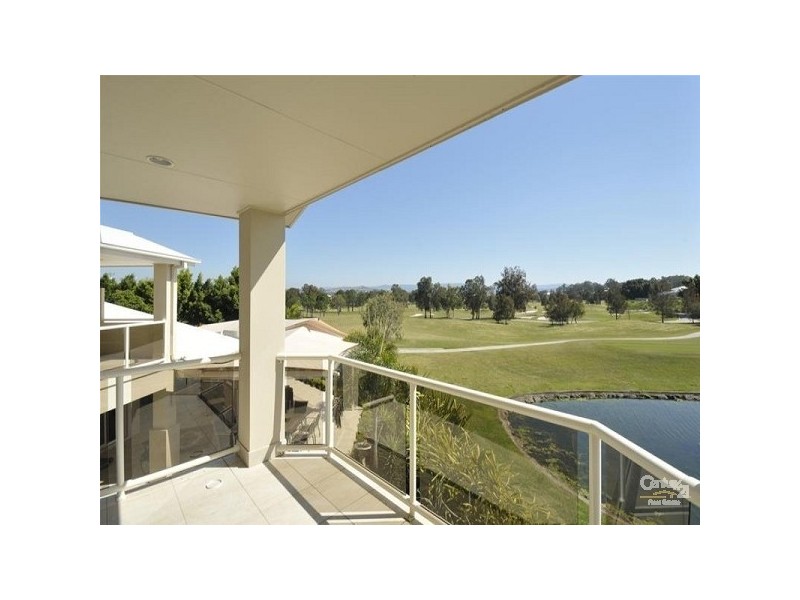 1043 Lakeview Tce, Benowa QLD 4217