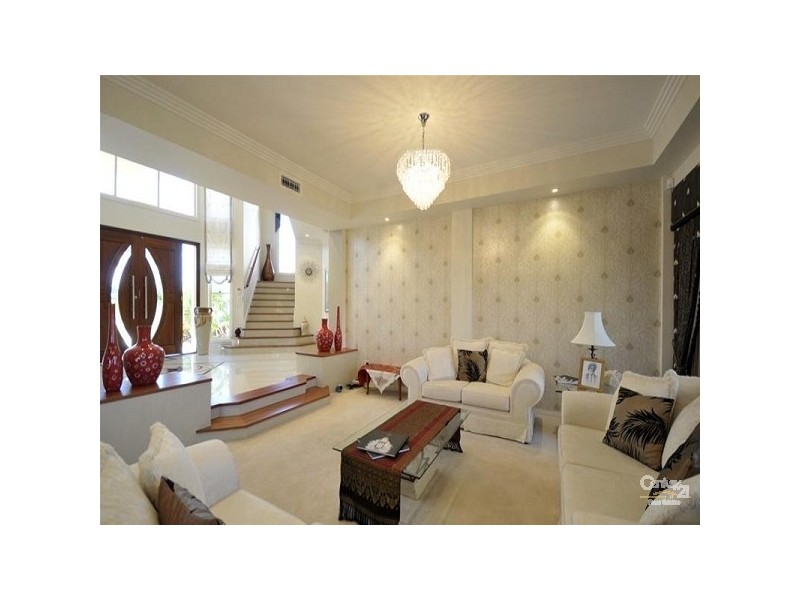 1043 Lakeview Tce, Benowa QLD 4217