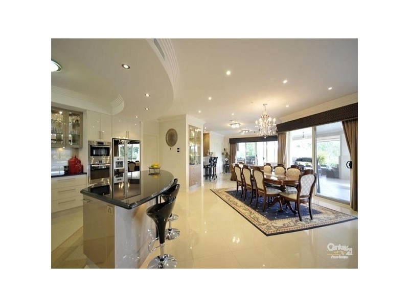 1043 Lakeview Tce, Benowa QLD 4217