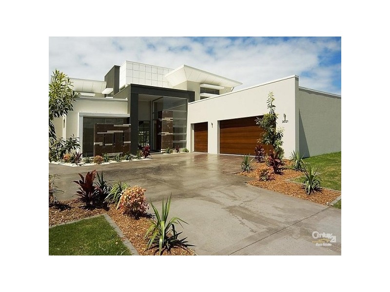 3021 The Boulevarde, Benowa QLD 4217