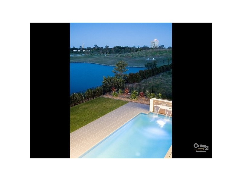 3021 The Boulevarde, Benowa QLD 4217