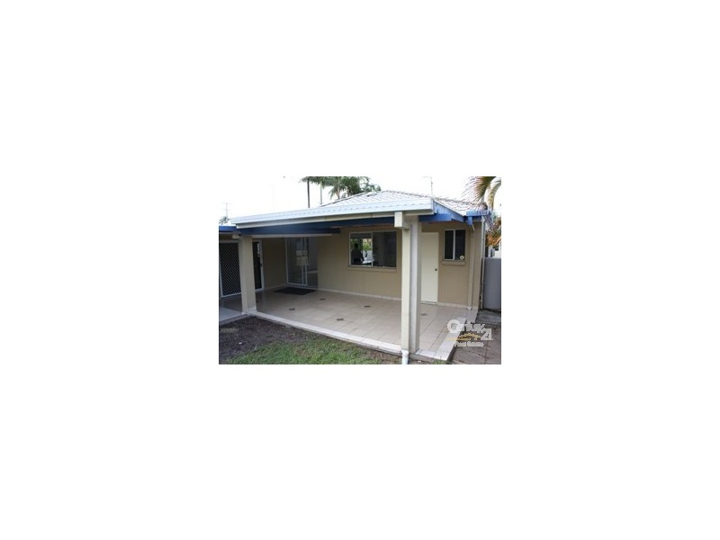 128 Heeb St, Benowa QLD 4217