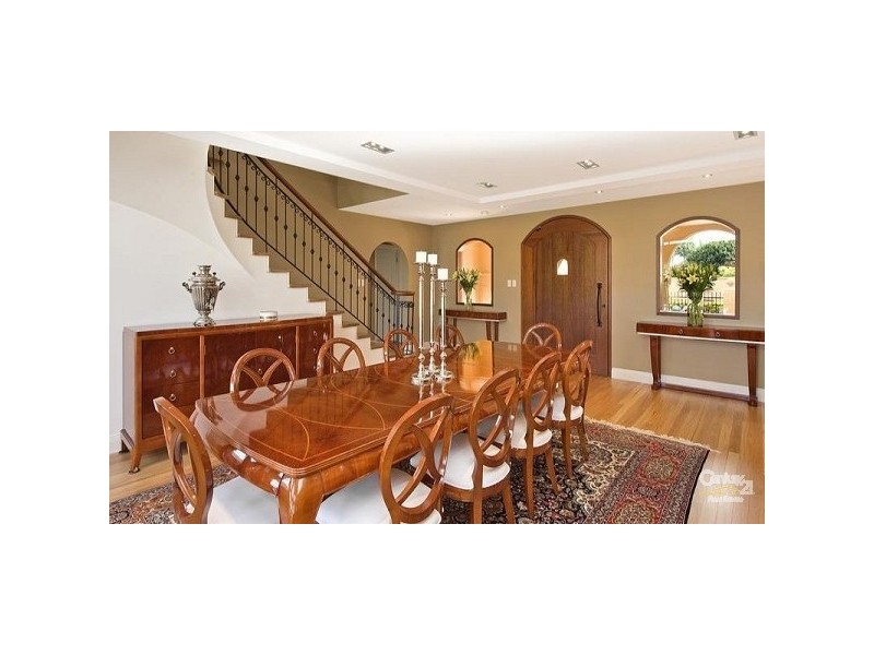 16 Saywell street, Bundall QLD 4217